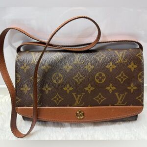 LOUIS VUITTON-A21911 Brown Leather Trim Monogram Canvas Shoulder Bag